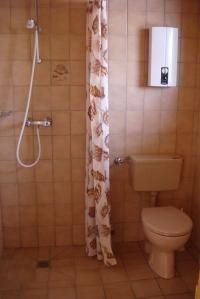 Duschbad mit ebenerdiger Dusche - Bild 7: Haus Tötel im Nordseeheilbad Friedrichskoog-Spitze