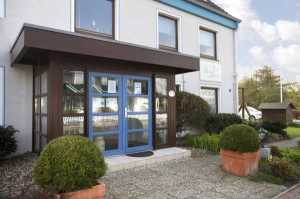 und der Eingang vom Haus Isabel - Bild 8: Appartement 9 Haus Isabel an der Nordsee Büsum