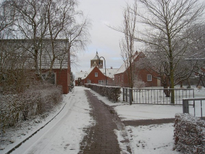 Winter in Pilsum,
Blick auf die Kreuzkirche - Bild 13: Ferienwohnung in Pilsum an der Nordsee bei Familie Smid