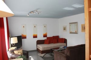 Wohnraum hat ein großes Schlafsofa mit Lattenrost. - Bild 2: Sylt - Westerland Ferienwohnung mit Internet / Wlan im EG. Whg. 1