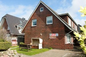 Ferienhaus mit 4 sep. Wohnungen welche ganzjährig vermietet werden - Bild 13: Sylt - Westerland Ferienwohnung mit Internet / Wlan im 1. OG. Whg.4