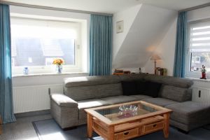 Wohnraum mit Schlafsofa - Bild 1: Sylt - Westerland Ferienwohnung mit Internet / Wlan im 1. OG. Whg.4