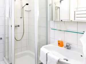 Badezimmer - Bild 3: Appartement 7 Haus Isabel an der Nordsee Büsum