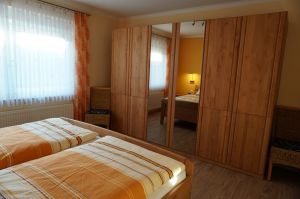 Bild 6: Fünf Sterne Ferienwohnung "Schwalbe" in Leer (Ostfriesland), Garten, ruhig
