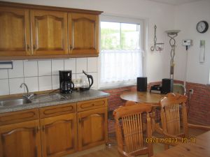 Küche rechts - Bild 10: Haus am Sommerdeich "STRANDKORB INKLUSIV" Hunde willkommen