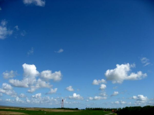 Der weite Himmel über dem Leuchtturm von Campen - Bild 20: Ferienwohnung Mühlenblick in Rysum bei Greetsiel