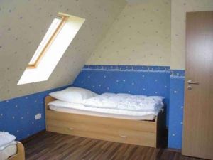 rechte Seite,
mit Ausziehbett - Bild 15: Süderhus - Süderhafen auf Nordstrand, Weltnaturerbe Wattenmeer, Nordsee