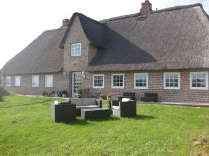 Bild 4: Ferienhaus mit Wohnung im Dachgeschoss - Reet-Dach-Haus f. 4 Personen