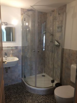 in 2016 renoviert - Bild 22: Ferienhaus mit Wohnung im Dachgeschoss - Reet-Dach-Haus f. 4 Personen