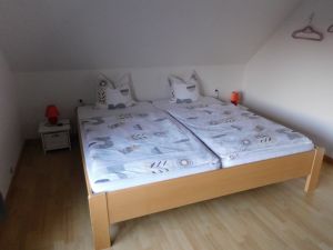 mit Doppelbett - Bild 6: Ländliche Fewo nahe der Nordsee, ideal für Umgebungsausflüge
