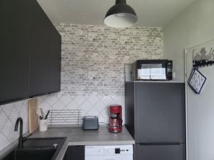 Neue Einbauküche April 2026
Komplett renoviert unf mit neuem massiv Holzboden - Bild 7: Nordsee Ferienhaus strandnah - Hund willkommen - WLAN - NEU mit Magenta TV