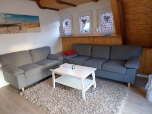 Bild 4: Hooksiel: Fewo MÖWE. Zentral, strandnah, ruhig gelegen, mit Balkon