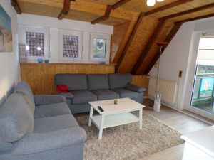 Bild 5: Hooksiel: Fewo MÖWE. Zentral, strandnah, ruhig gelegen, mit Balkon