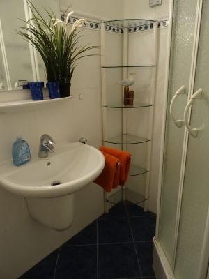 mit dezenten blau, weckt gleich morgens die Urlaubsfreude - Bild 9: FeWo Möwenkoje Strandlage Cuxhaven Duhnen, Kinder willkommen, WLAN