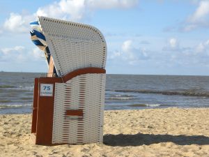 direkt am Sandstrand, stellen wir Ihnen einen kostenlosen Strandkorb zur Verfügung - Bild 15: FeWo Möwenkoje Strandlage Cuxhaven Duhnen, Kinder willkommen, WLAN