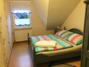 Bild 11: Luftkurort Werdum: Dachgeschoss-Fewo STEUERMANN mit Balkon und Garten