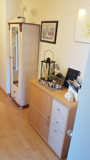 Der Flur in der Fewo ist mit Laminat ausgestattet - Bild 11: Ferienwohnung Irene Großefehn-Strackholt
