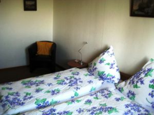 bequeme 2m-Betten erwarten Sie - Bild 7: Leuchtturm-FeWo Wohnung Füürtoorn Norderney für 3 Personen