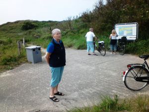auf gepflasterten Wanderwegen lassen sich schöne Radtouren machen - Bild 11: Leuchtturm-FeWo Wohnung Wittdün Norderney für 2 bis 3 Personen