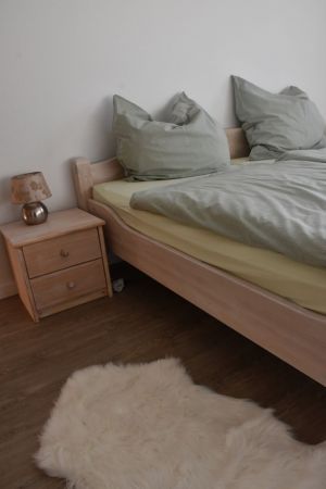 Schlafzimmer mit einem Doppelbett 180x200cm. - Bild 13: Schönes Ferienhaus m. großem, eingezäunten Garten Stinteck / Büsum Nordsee