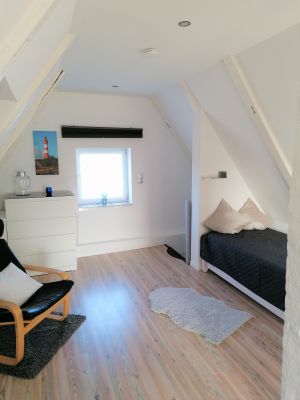 Bild 14: Ferienhaus Mia, eingezäunter Garten / fast Alleinlage / 4-5 Hunde
