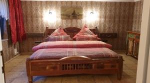 Schlafzimmer mit Doppelbett 1,80 x 2,00m - Bild 6: Fischerkate am Strand von St. Peter-Ording
