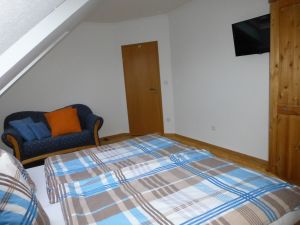 ...mit Flachbild-TV - Bild 5: Ferienwohnung Mühlenblick im Fischerdorf Ditzum