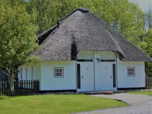 Das Ferienhaus mit den Haushälften LUV und LEE - Bild 3: Haubarg Sattlerhof Pension mit 10 Fe-zimmern und 2 FeWo in St. Peter-Ording